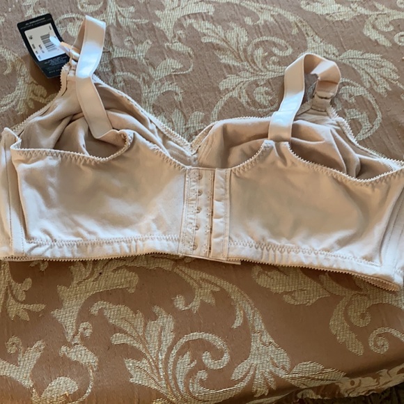 Bali NWT 42DD bra - nude - Picture 3 of 4